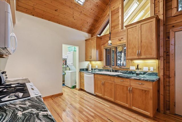 18274 Royal Plum Way, Nevada City, CA 95959