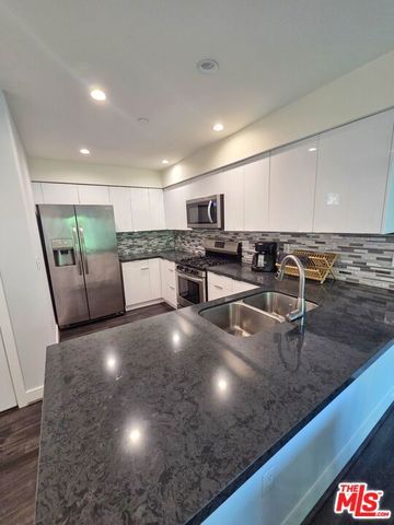 2651 S Hobart Blvd 9, Los Angeles, CA 90018