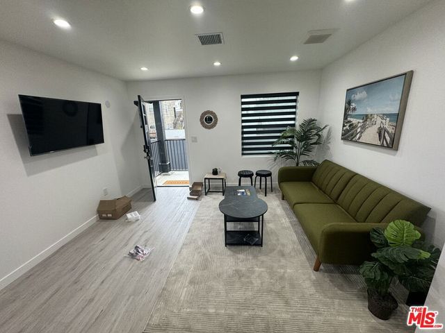 3021 Wellington Road, Los Angeles, CA 90016