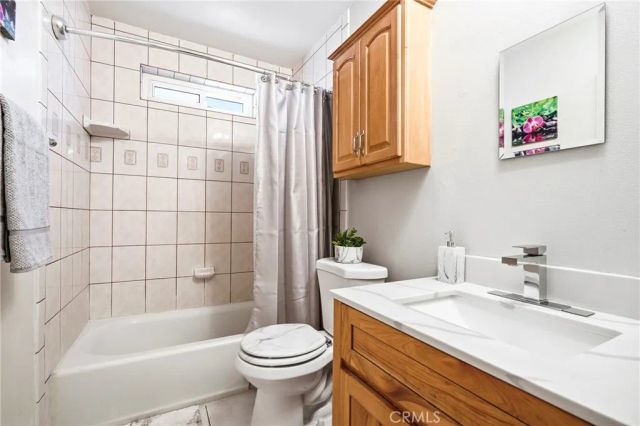 18333 Hatteras Street 56, Tarzana, CA 91356