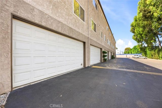 18333 Hatteras Street 56, Tarzana, CA 91356