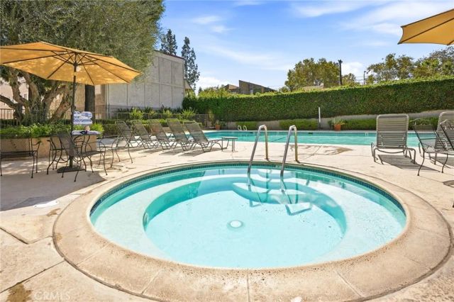18333 Hatteras Street 56, Tarzana, CA 91356
