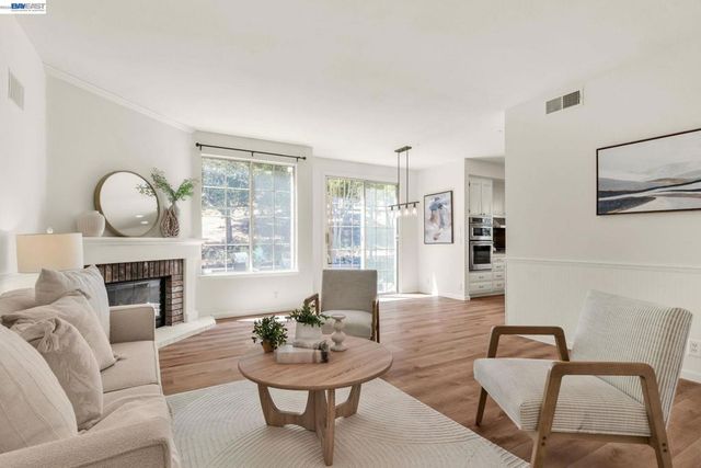 690 Glasgow Cir, Danville, CA 94526
