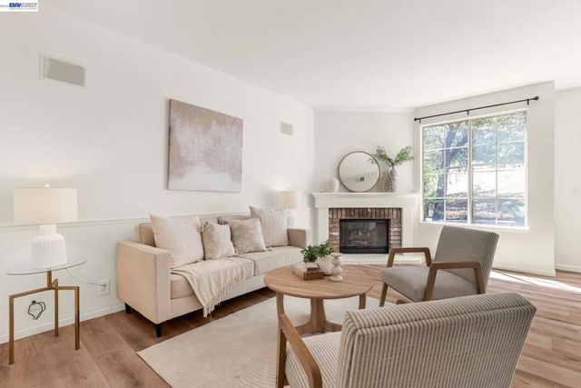 690 Glasgow Cir, Danville, CA 94526