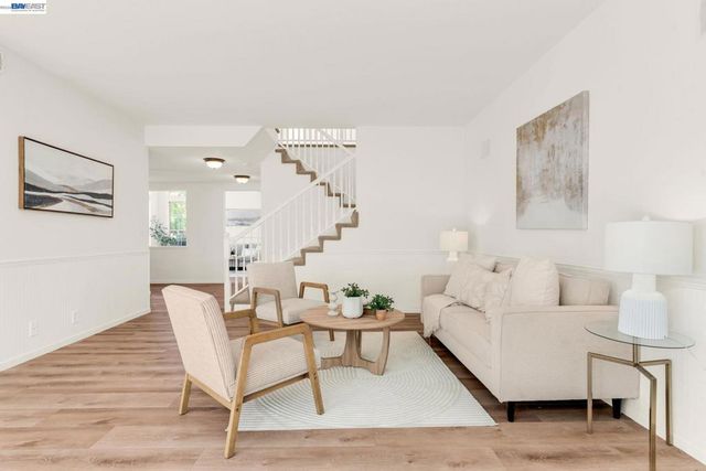 690 Glasgow Cir, Danville, CA 94526
