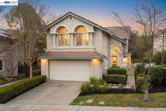 690 Glasgow Cir, Danville, CA 94526