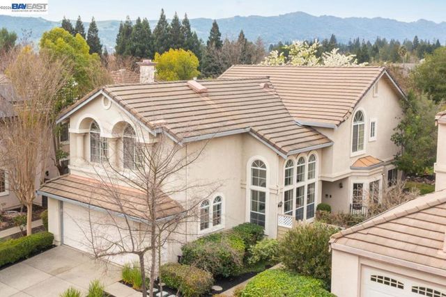 690 Glasgow Cir, Danville, CA 94526
