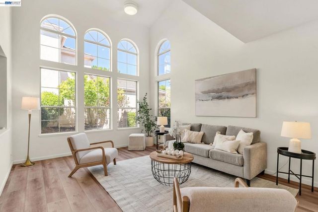 690 Glasgow Cir, Danville, CA 94526