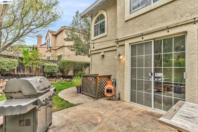 690 Glasgow Cir, Danville, CA 94526
