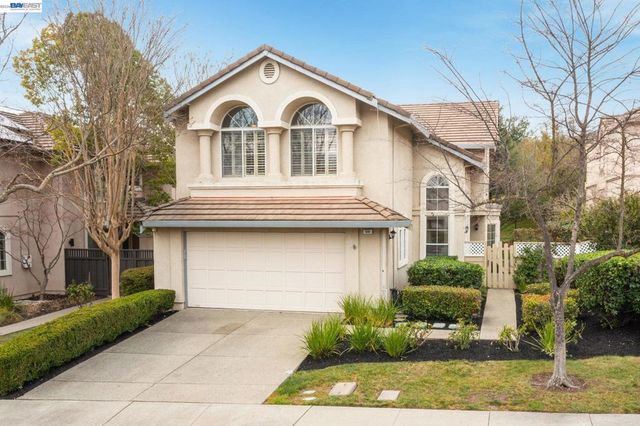 690 Glasgow Cir, Danville, CA 94526