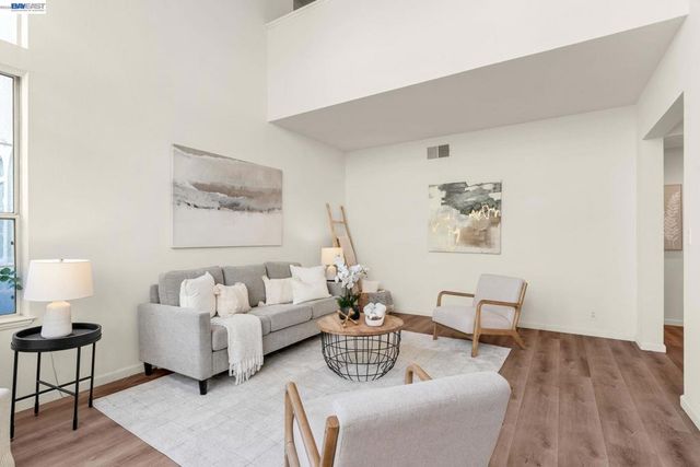 690 Glasgow Cir, Danville, CA 94526