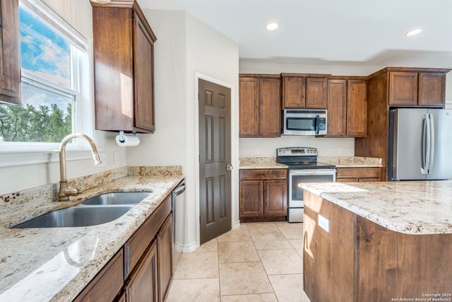 1131 ROCKY RIDGE LOOP, Canyon Lake, TX 78133