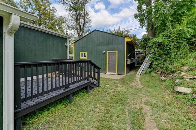 2021 Elmwood Avenue, Kansas City, MO 64127