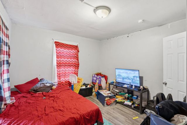 1941 DIXWELL Street, Davenport, IA 52802