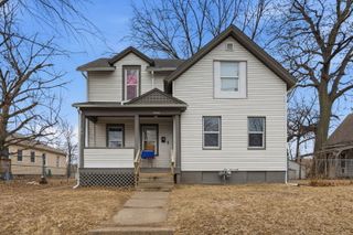 1941 DIXWELL Street, Davenport, IA 52802