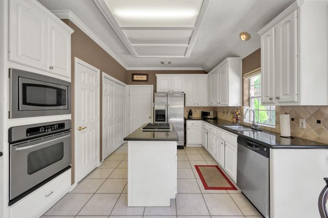 59 Eagle Mead Place, The Woodlands, TX 77382