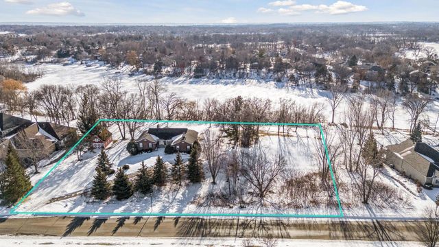 16865 Terrey Pine Drive, Eden Prairie, MN 55347