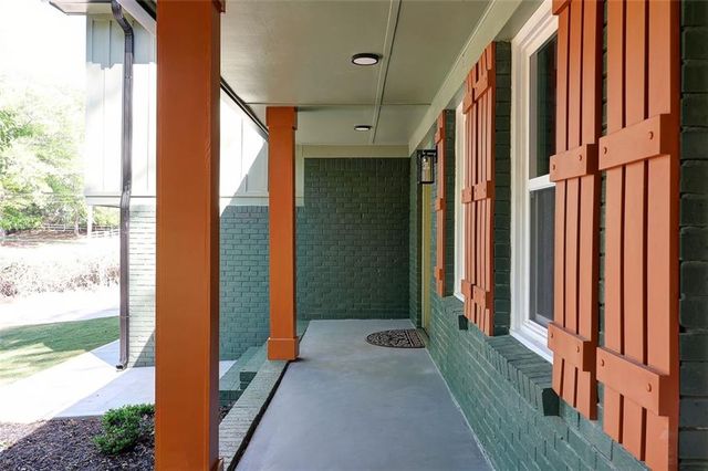 2538 Three Bars Dr, Grayson, GA 30017