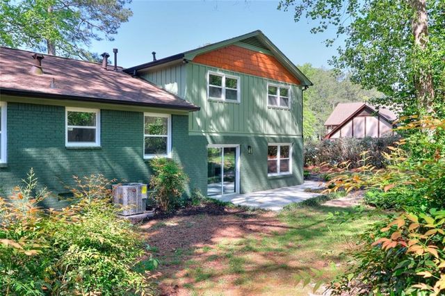 2538 Three Bars Dr, Grayson, GA 30017