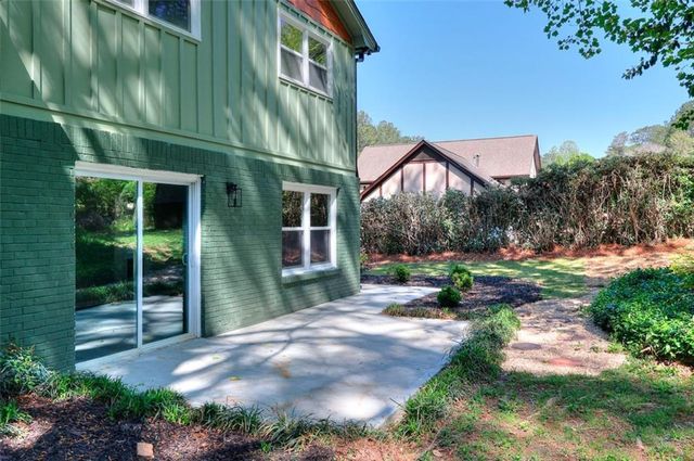 2538 Three Bars Dr, Grayson, GA 30017