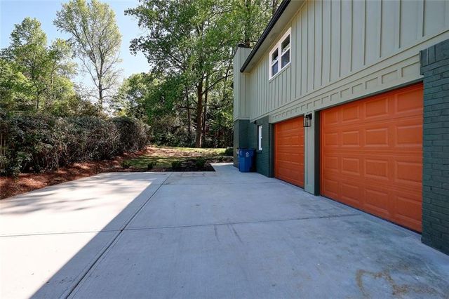 2538 Three Bars Dr, Grayson, GA 30017