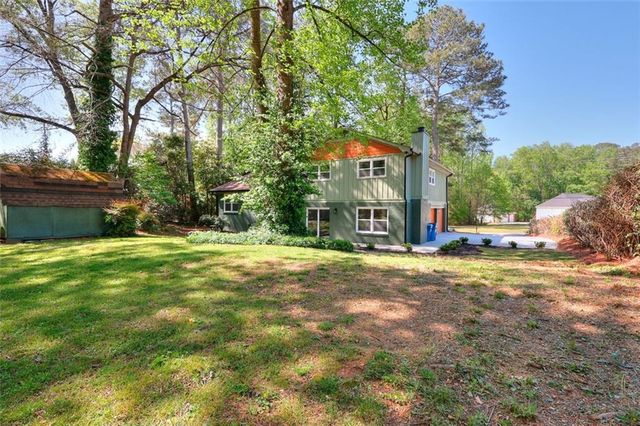 2538 Three Bars Dr, Grayson, GA 30017