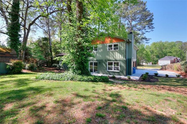 2538 Three Bars Dr, Grayson, GA 30017