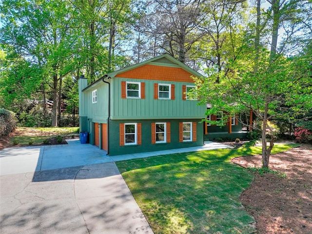 2538 Three Bars Dr, Grayson, GA 30017