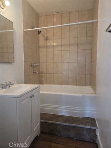 220 S Pannes Avenue 3, Compton, CA 90221