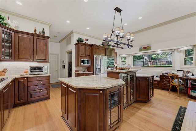 4005 Thornbury Drive, Springdale, AR 72764