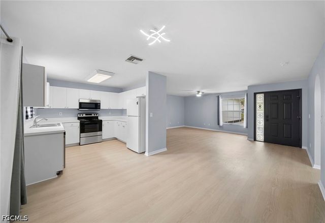 15624 sunny crest LN, Fort Myers, FL 33905