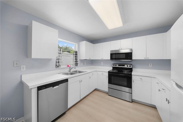 15624 sunny crest LN, Fort Myers, FL 33905