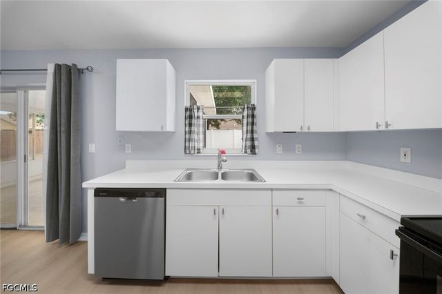 15624 sunny crest LN, Fort Myers, FL 33905