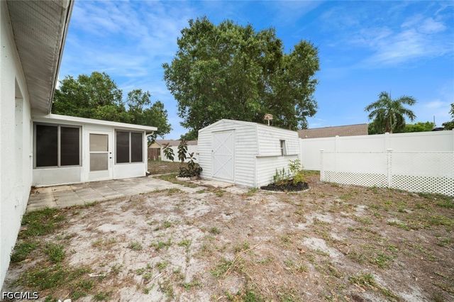 15624 sunny crest LN, Fort Myers, FL 33905