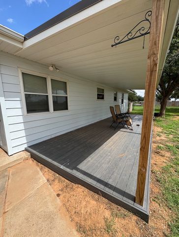 2421 State HWY 137, Stanton, TX 79749