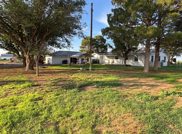 2421 State HWY 137, Stanton, TX 79749