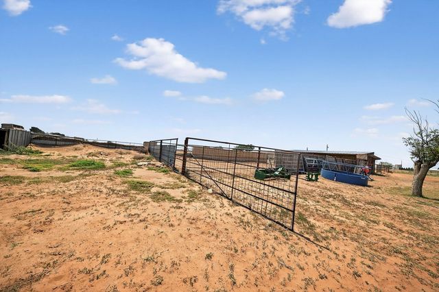 2421 State HWY 137, Stanton, TX 79749