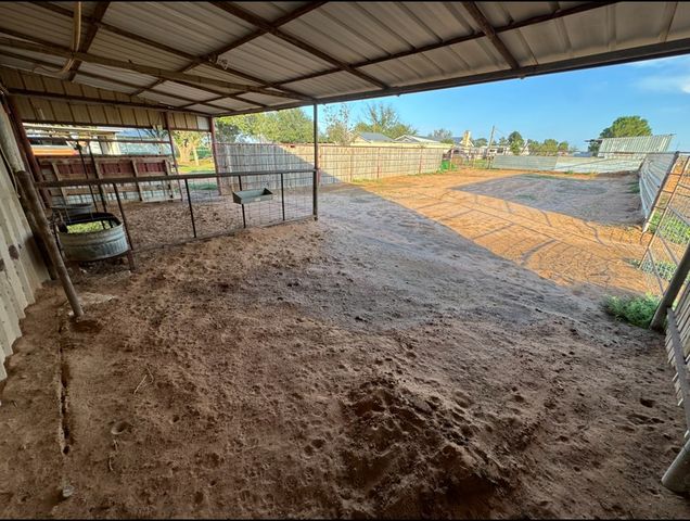 2421 State HWY 137, Stanton, TX 79749