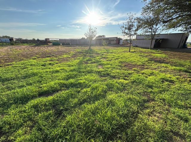 2421 State HWY 137, Stanton, TX 79749