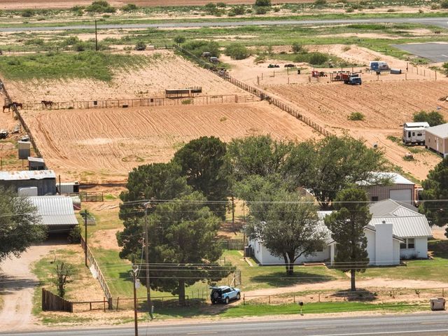 2421 State HWY 137, Stanton, TX 79749