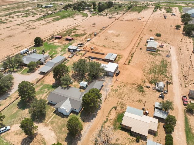 2421 State HWY 137, Stanton, TX 79749