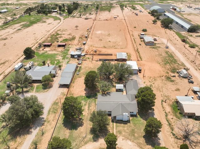 2421 State HWY 137, Stanton, TX 79749