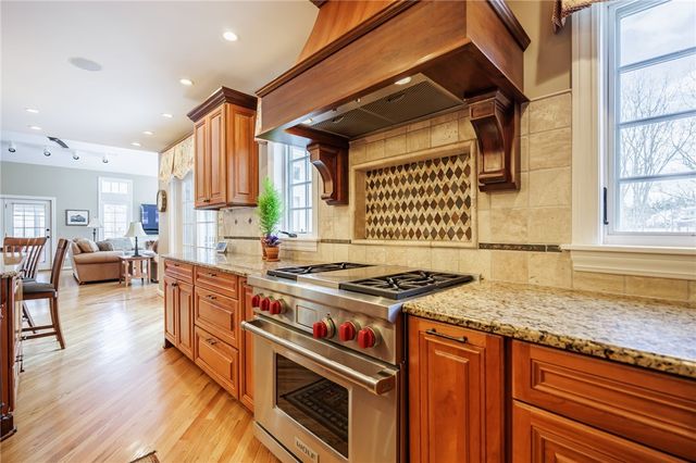 4 Merryhill Lane, Pittsford, NY 14534