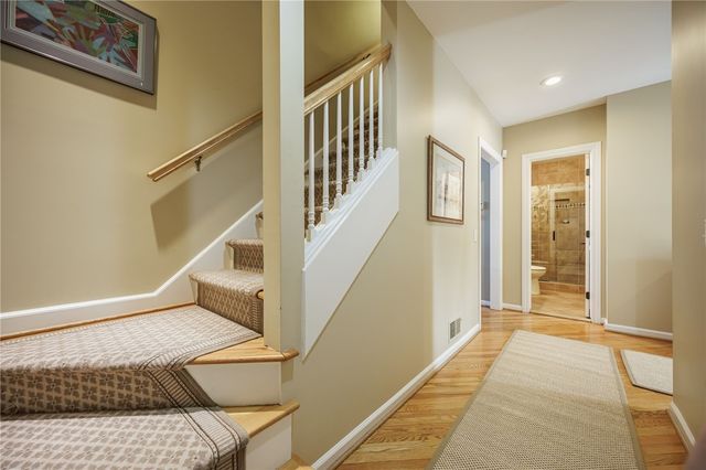 4 Merryhill Lane, Pittsford, NY 14534