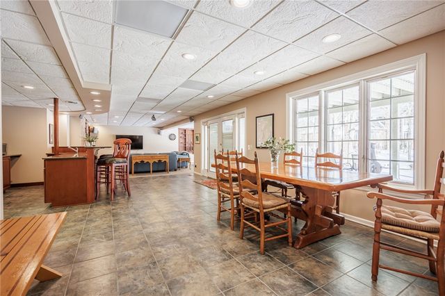 4 Merryhill Lane, Pittsford, NY 14534