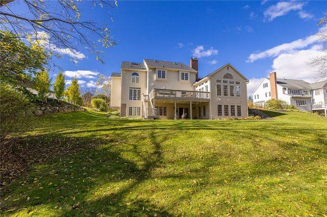 4 Merryhill Lane, Pittsford, NY 14534