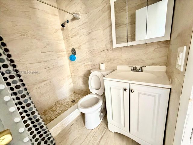 2542 Taft Street, Hollywood, FL 33020