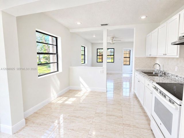 2542 Taft Street, Hollywood, FL 33020