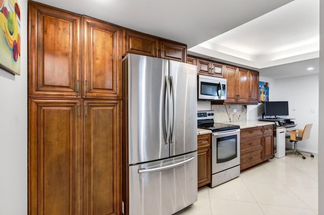 825 Egret Circle 504, Delray Beach, FL 33444