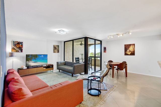 825 Egret Circle 504, Delray Beach, FL 33444